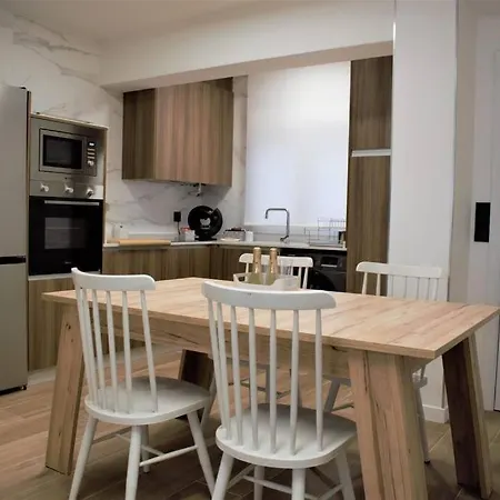 Vivienda Alameda De Santiago * Σαντιάγο ντε Κομποστέλα